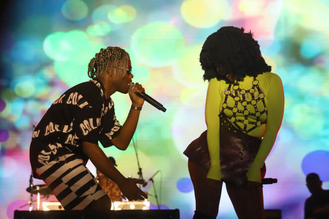 Le Nigérian CKay et la Sud-Africaine Moonchild Sanelly lors d’un concert à Lagos, en avril 2019. 