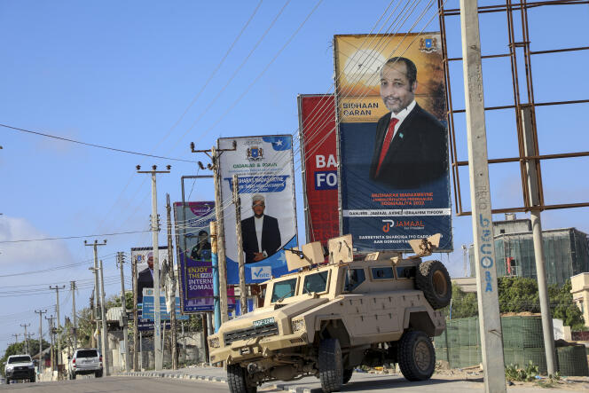 Des affiches de candidats à l’élection présidentielle somalienne, à Mogadiscio, le 10 mai 2022. 