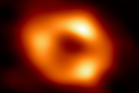 Image du trou noir trônant au centre de la Voie lactée.