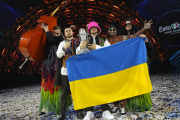 Les membres du groupe Kalush Orchestra après leur victoire à l’Eurovision, samedi 14 mai.