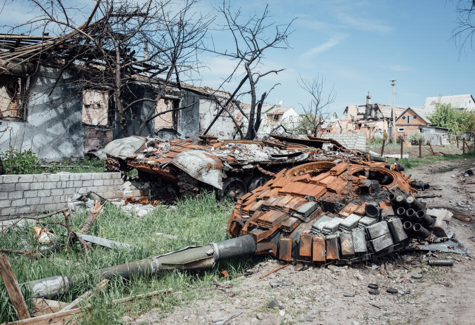Dans le Nord-Est de Kharkiv plusieurs dizaines de tanks russes prirent position durant l'occupation. Nombreux d'entre eux furent détruit par l'artillerie ukrainienne. Oblast de Kharkiv le 13 mai 2022.
