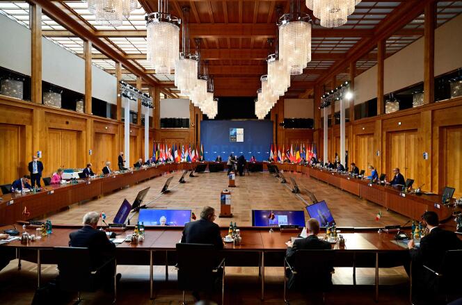 Réunion informelle des ministres des affaires étrangères des pays de l'OTAN à propos de la situation en Ukraine, à Berlin le 15 mai 2022.