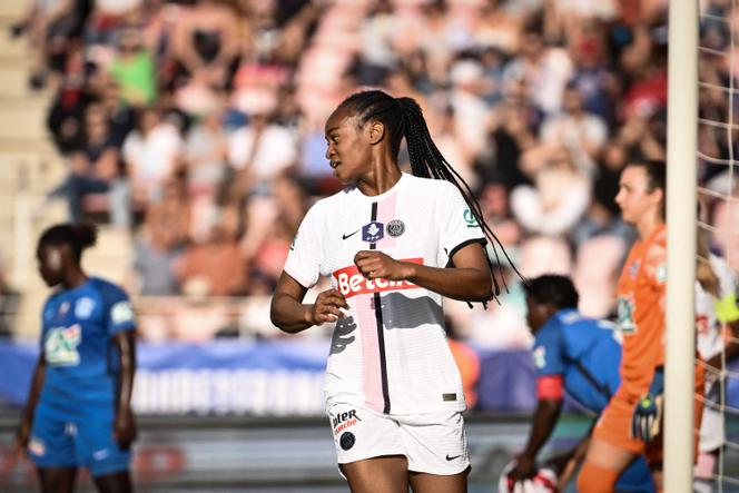 La delantera parisina Marie-Antoinette Katoto durante el partido entre Yzeure y PSG, el 15 de mayo de 2022, en Dijon.