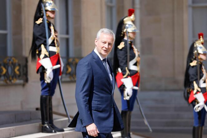 Economy and Finance Minister Bruno Le Maire leaves the Elysee Palace after a meeting, May 13, 2022.
