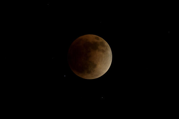 La « Lune de sang » observée depuis Panama City, le 15 mai 2022.