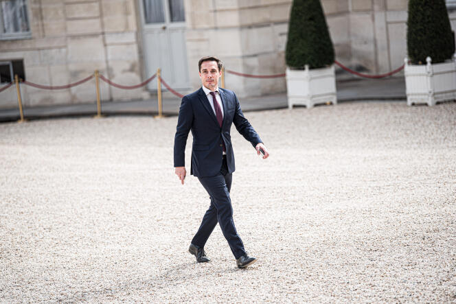 L’ex-ministre délégué chargé des transports, Jean-Baptiste Djebbari, lors de son arrivée à la cérémonie d’investiture du président de la République au palais de l’Elysée, à Paris.
