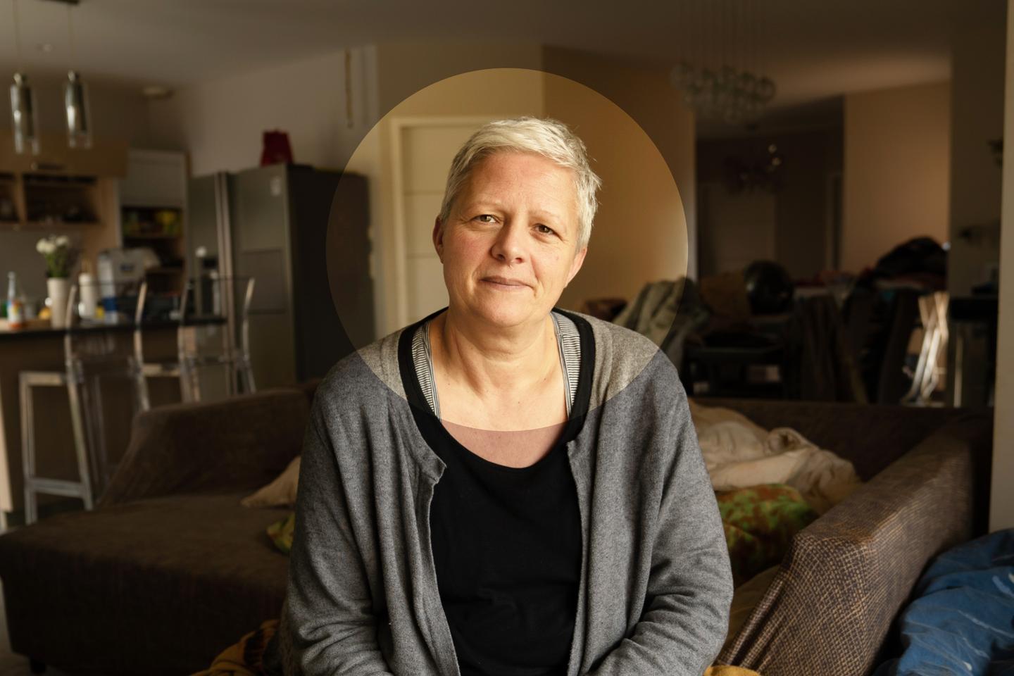 Je Veux Faire Caca Chez Paul Au p'tit bonheur : « Parfois, je me dis : “Tu as 50 balais, et tu es toute  seule comme une conne.” Mais c'est peut-être mieux qu'avec un con »