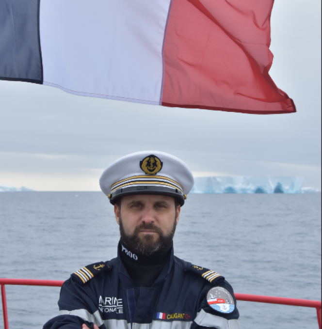 « Le soutien à la logistique en Antarctique est essentiel pour préserver le légitimité de la France et soutenir la stratégie polaire française », Steven Caugant, commandant de « L’Astrolabe ».