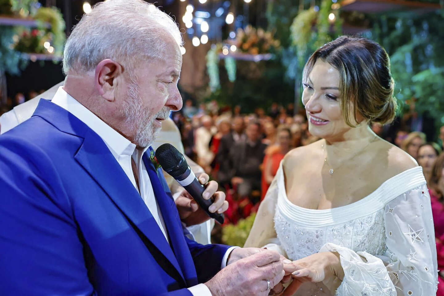 Lula s’accorde une trêve nuptiale avant la bataille électorale