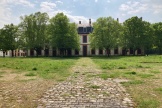 Les Héronnières, ancienne caserne sur le terrain du château de Fontainebleau. 