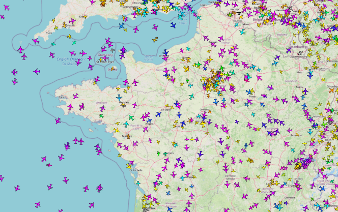 Grâce au site ADS-B Exchange, on peut observer les avions survolant, par exemple, la France métropolitaine.