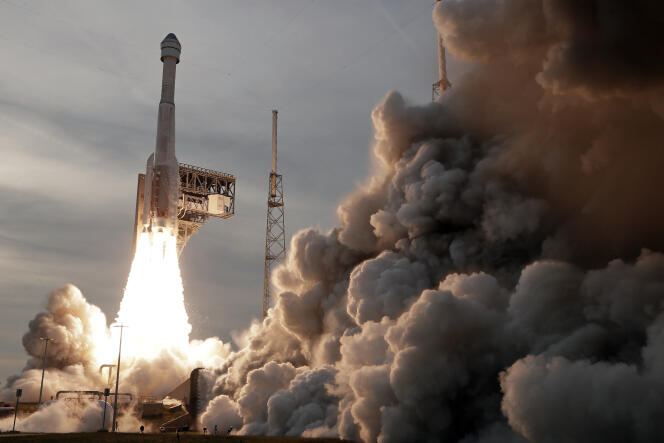 A United Launch Alliance Atlas V rocket carrying the Boeing Starliner crew capsule lifts off, at Cape Canaveral Space Force station in Florida, on Thursday, May 19, 2022.