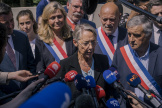 Elisabeth Borne lors de son premier déplacement en tant que cheffe du gouvernement, aux Mureaux (Yvelines), le 19 mai 2022.