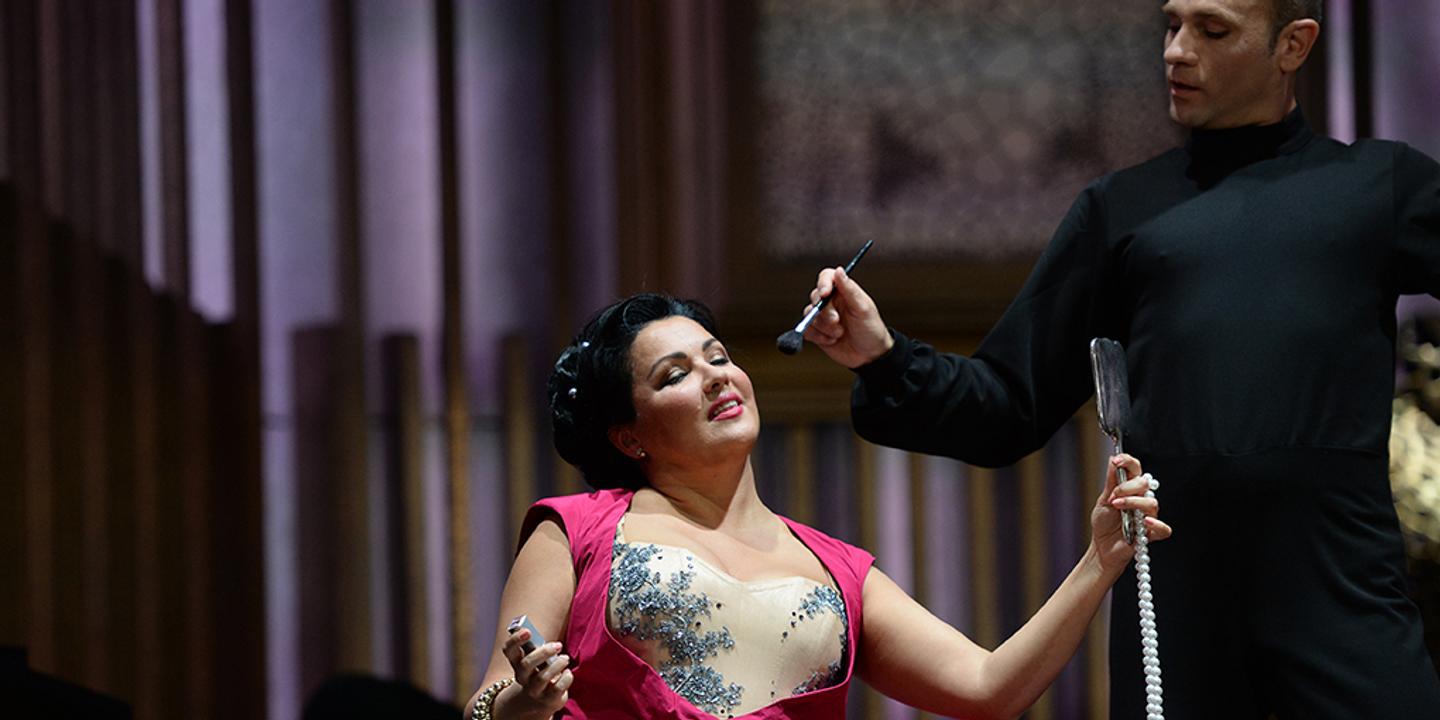 Anna Netrebko, a soprano caught between the footlights and the flames of war