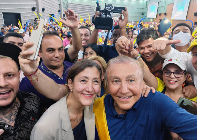 Photo fournie par l’équipe de campagne d’Ingrid Betancourt de l’ex-candidate, à gauche, ralliée au candidat indépendant Rodolfo Hernandez, à Baranquilla (Colombie), le 20 mai 2022.