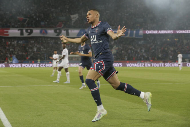 Kylian Mbappé scored a hat-trick to defeat Metz (5-0) in the last match of the 2021-2022 season in Ligue 1.