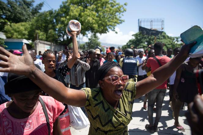 Une manifestation pour exiger la paix et la sécurité dans le quartier de La Plaine à Port-au-Prince, à Haïti, le 6 mai 2022. L’escalade de la violence des gangs a incité les Haïtiens à organiser des manifestations pour exiger des quartiers plus sûrs.
