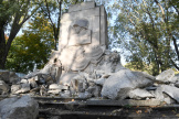 Un monument de l’ère soviétique dédié aux soldats de l’Armée rouge, démoli, à Varsovie, en octobre 2018.