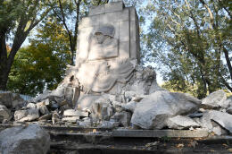A demolished Soviet-era monument dedicated to Red Army soldiers is pictured in Warsaw October 17, 2018. - Nearly three decades after the collapse of the Polish communist regime imposed by Russia, Poland's governing rightwing Law and Justice (PiS) party is bent on removing all vestiges from that era under the decommunization act. The monument is being removed from a Warsaw park and relocated to the Museum of Cold War. (Photo by Janek SKARZYNSKI / AFP)