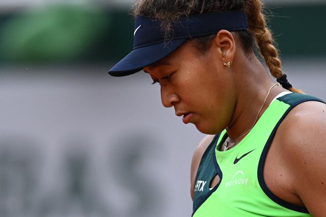 On the Suzanne-Lenglen court, Japan's Naomi Osaka lost 7-5, 6-4 to American Amanda Anisimova in the first round of Roland-Garros.