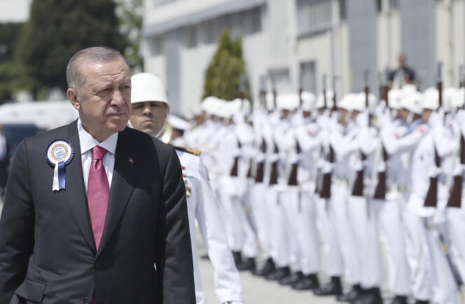 El presidente Recep Tayyip Erdogan, durante una ceremonia militar en Izmit (Turquía), el 23 de mayo de 2022. 