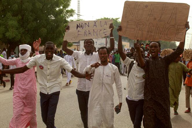 Manifestation contre la France, à N’Djamena, le 14 mai 2022.
