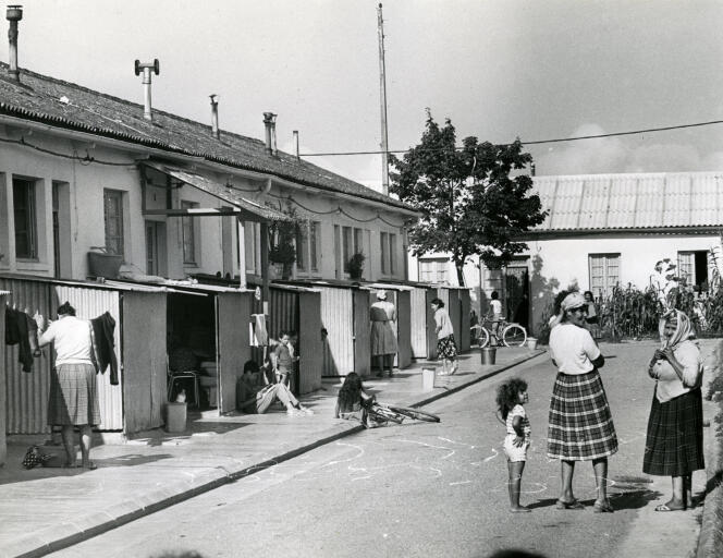 Le camp de Bias (Lot-et-Garonne) fait partie des camps de transit et de reclassement pour les harkis rapatriés en France à partir de l’été 1962.