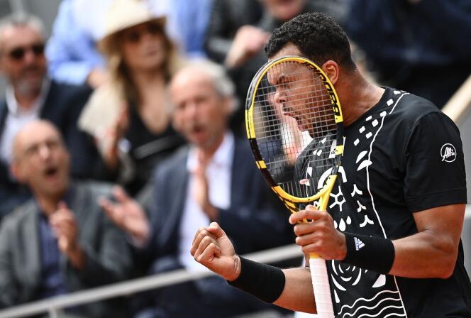 Jo-Wilfried Tsonga lors de son match contre le Norvégien Casper Ruud, au premier tour de Roland-Garros, le 24 mai.