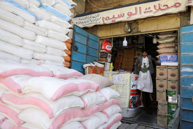 Un commerce de produits alimentaires à Sanaa, au Yémen, le 17 mai 2022. 