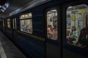 Les trajets en métro ont repris, mardi 24 mai, à Kharkiv, après deux mois d’interruption liée à la guerre. 