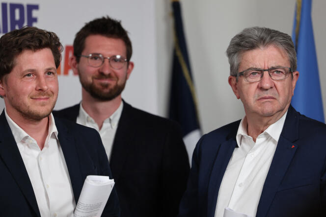 Julien Bayou (EELV, left), Emmanuel Fernandes (LFI, center) and Jean-Luc Melenchon (LFI, right), during a Nupes press conference, in Paris, May 25, 2022.