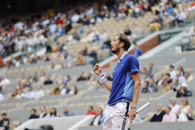 Daniil Medvedev on Thursday 26 May during his match against Serbian Laslo Djere.