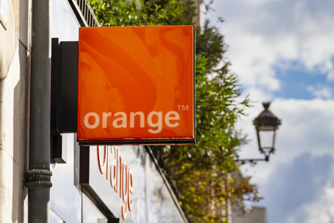 An Orange store in Vincennes (Val-de-Marne).