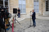 La première ministre, Elisabeth Borne, à l’issue de la réunion avec tout le gouvernement, vendredi 27 mai à Matignon. 