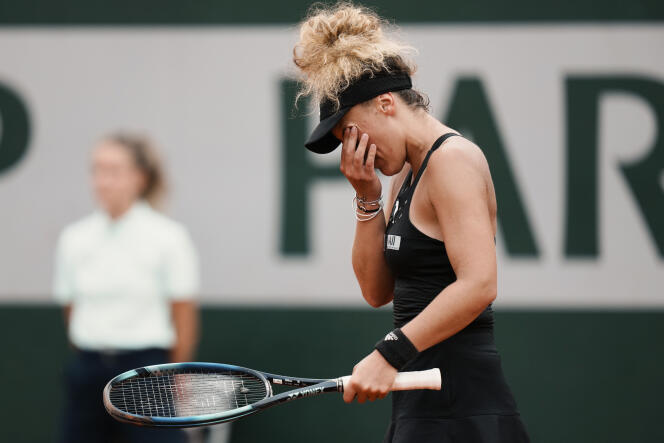 Léoliu Jeanjean (227th in the world at the WTA) beat hard (6-1, 6-4 in 1:25) Romanian Irina-Camelia Begu (63rd) in the third round of Roland-Garros Internationals. 