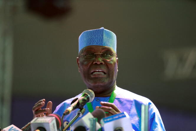L’ancien vice-président nigérian Atiku Abubakar, candidat de l’opposition à l’élection présidentielle de 2023, s’adresse aux délégués du Parti démocratique populaire (PDP), à Abuja, le 28 mai 2022.