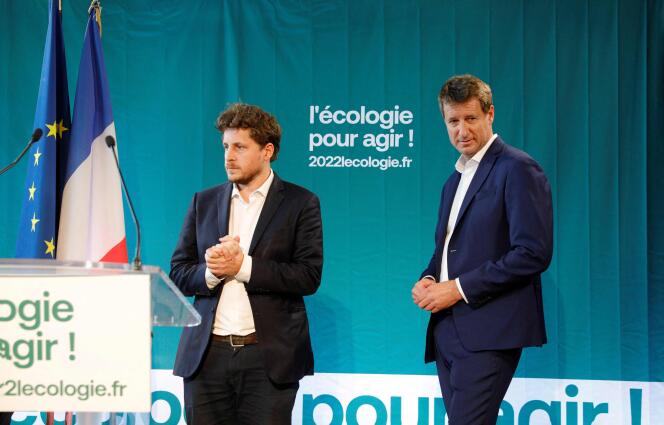 Julien Bayou et Yannick Jadot, lors d’une conférence de presse, le 28 septembre 2021.