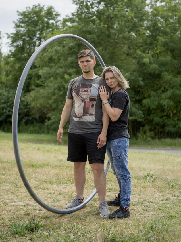 Vyacheslav Iroshnikov et sa femme Tamila Perevarucha, tous deux artistes réfugiés ukrainiens.