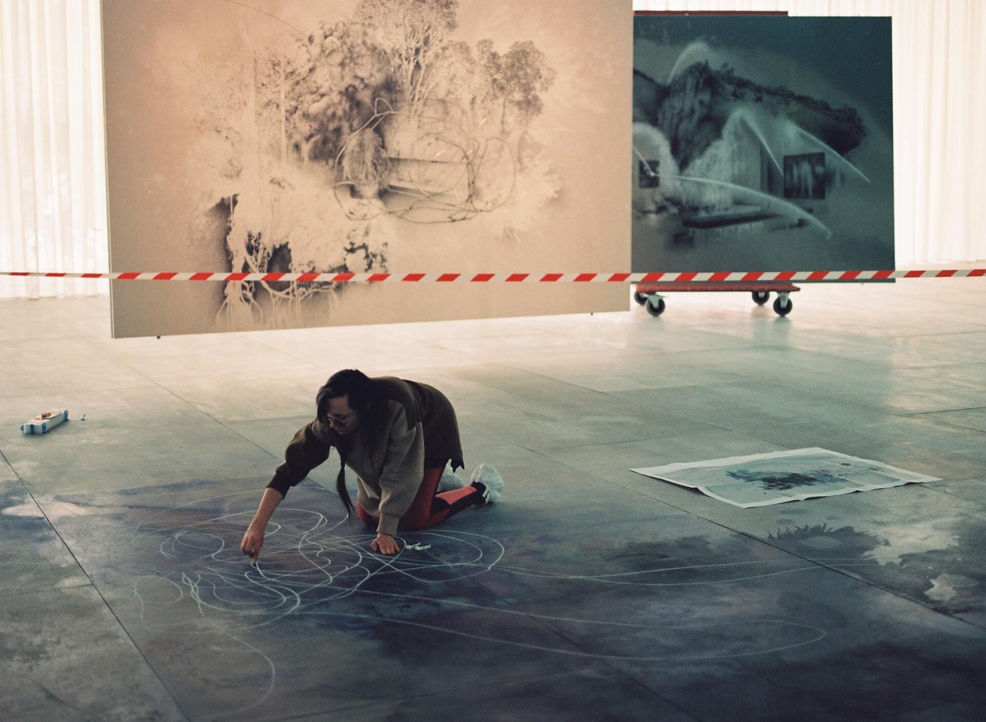 Tatiana Trouvé, à l'œuvre au Centre Pompidou, à Paris, le 26 mai 2022.