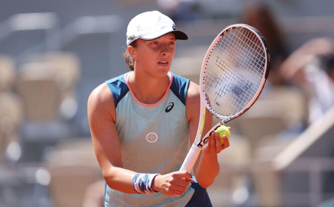 Iga Swiatek versloeg de Amerikaanse Jessica Pegula in twee sets (6-3, 6-2) en plaatste zich voor de tweede keer in haar carrière, op 1 juni 2022, voor de halve finales van Roland Garros.