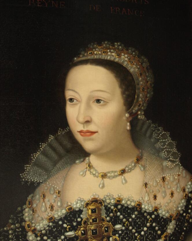 Detail of the portrait of Catherine de' Medici.
