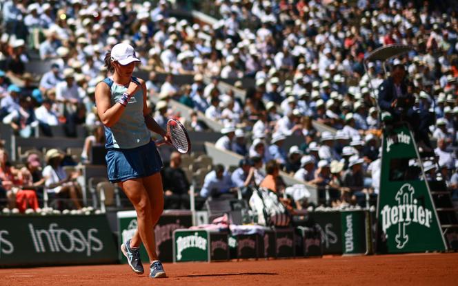 Iga Swiatek lors de sa victoire en demi-finale du tournoi de Roland-Garros contre Daria Kasatkina, le 2 juin 2022 à Paris.