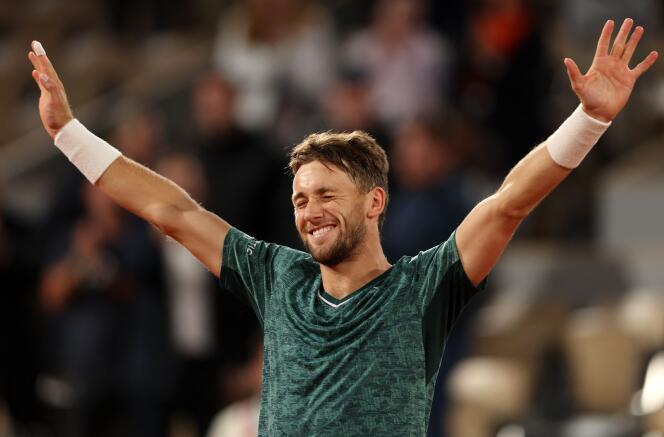 La joie de Casper Ruud après sa victoire contre Marin Cilic, en demi-finales de Roland-Garros, à Paris, le 3 juin 2022. 