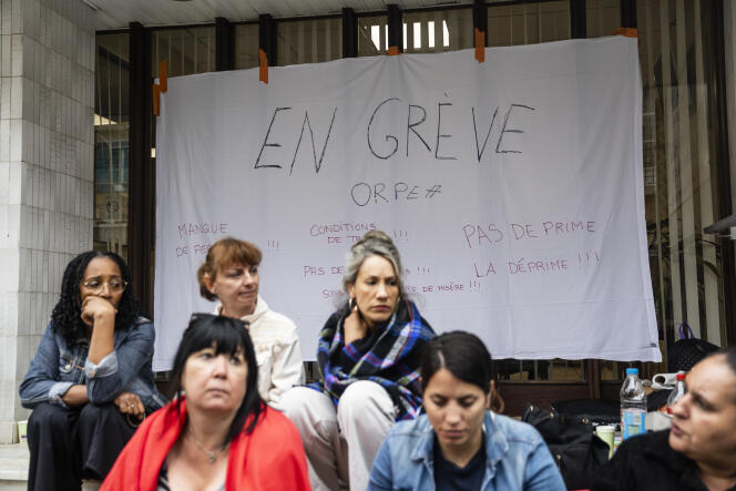 En Reims (Marne), 27 de mayo de 2022. Cuidadores y cuidadoras de la residencia de ancianos Saint-André piden a Orpea que les pague su prima de participación en los beneficios.