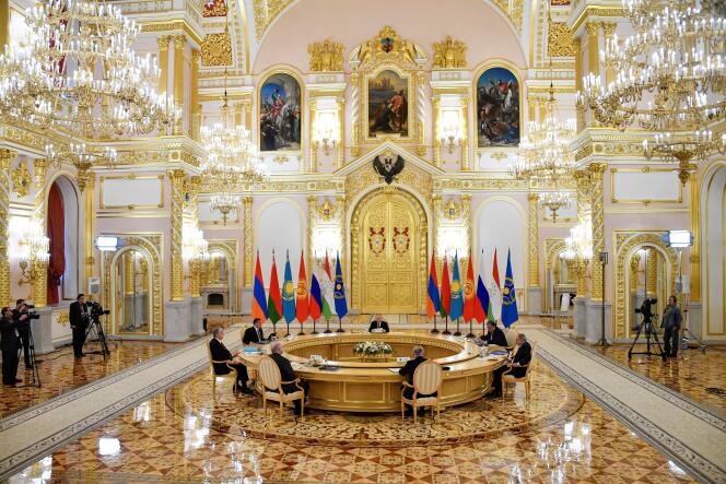 During a meeting of the leaders of the member states of the Collective Security Treaty Organization in the Moscow Kremlin on May 16, 2022.