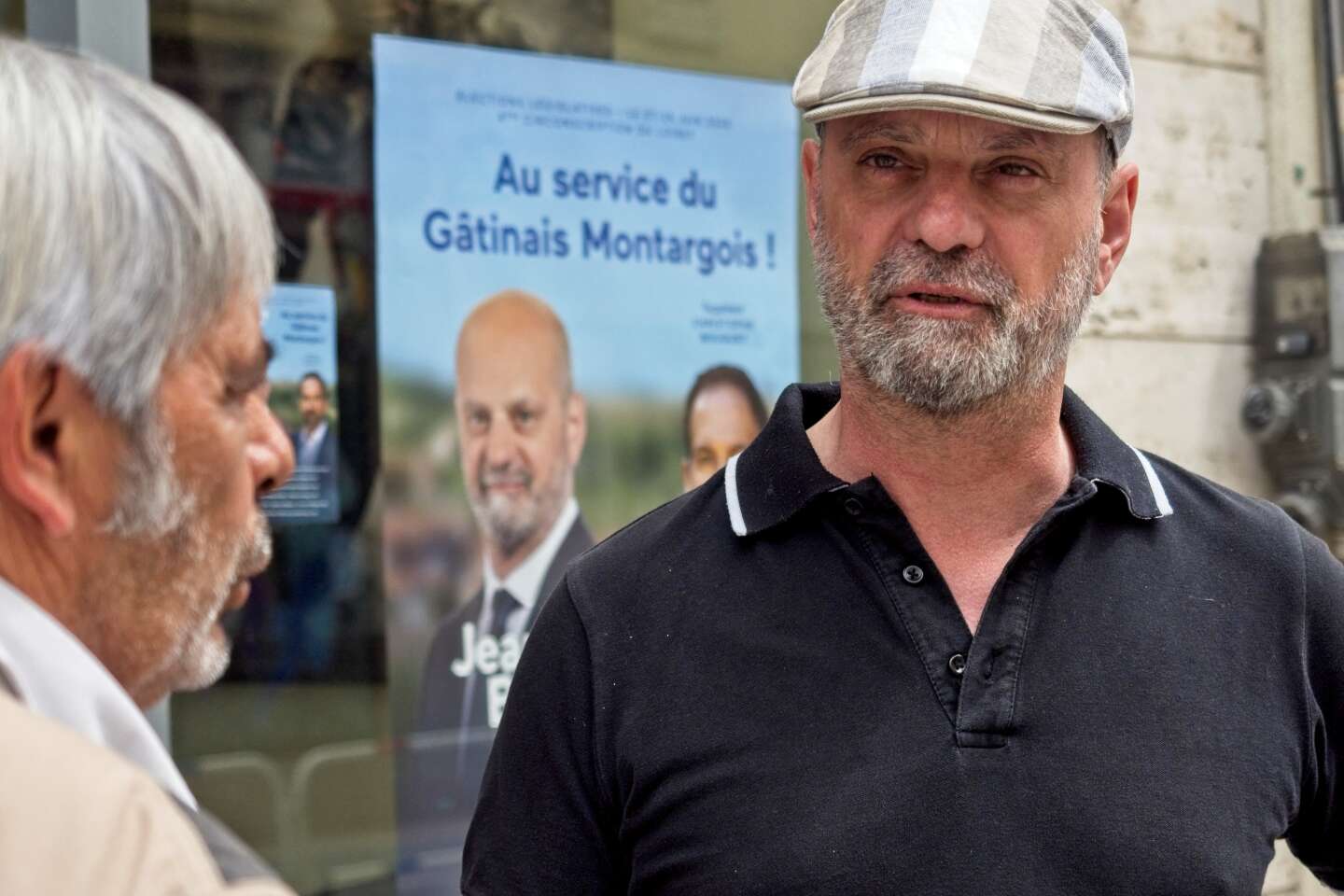 Législatives : Jean-Michel Blanquer aspergé de crème chantilly par deux  enseignants à Montargis