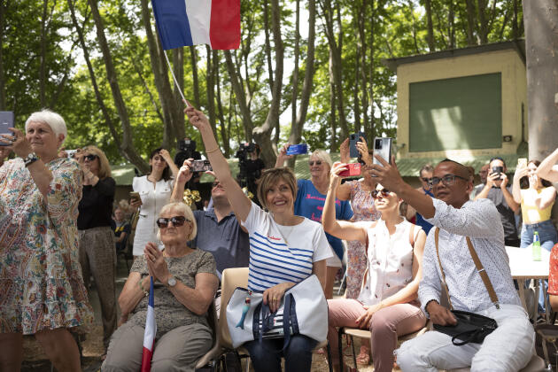 Supporters of the Rassemblement National during the public meeting of the party at the racetrack in Cavaillon (Vaucluse), June 4, 2022.