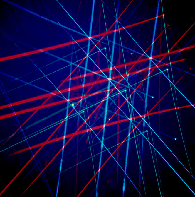 Une nouvelle version du « Polytope de Cluny » de Iannis Xenakis sera présentée dans l’Espace de projection de l’Ircam.