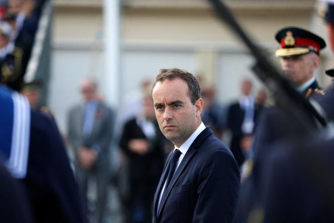 French Defense Minister Sébastien Lecornu, in Bernières-sur-Mer, on June 6, 2022.