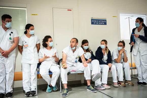 Réunion bihebdomadaire d’information générale aux urgences du Centre Hospitalier de la Timone à Marseille, le 7 juin 2022.